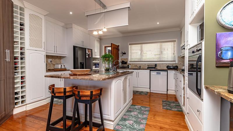 5 Bedroom Property for Sale in Southern Cross Western Cape